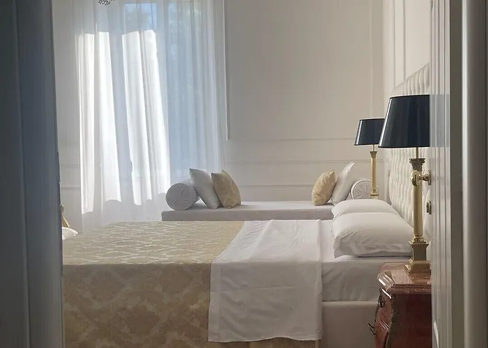 Bed & Breakfast King Plaza 4*